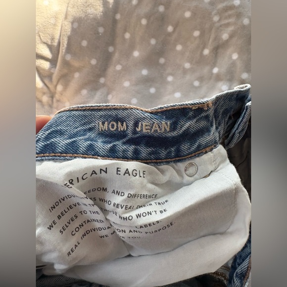 American Eagle Hi-Rise Mom Jeans - Picture 7 of 10